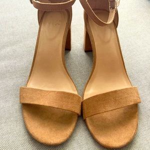 Women's Chunky Heel Pumps